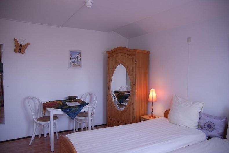 Hotel 'T Vlinderhofke Sint Geertruid Room photo