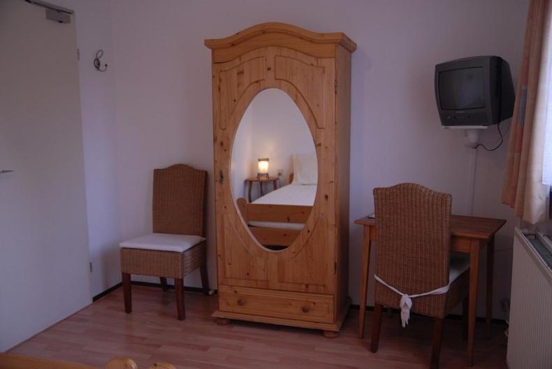 Hotel 'T Vlinderhofke Sint Geertruid Room photo